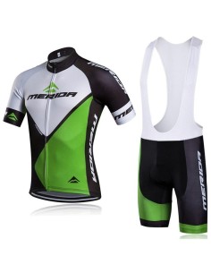 Equipación de ciclismo Merida: comodidad y frescura para tus paseos