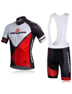 Conjunto de ciclismo Merida: comodidad y frescura para tus rutas