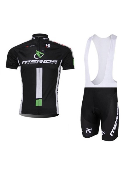 Equipación de ciclismo Merida: Confort y estilo para tus rutas veraniegas