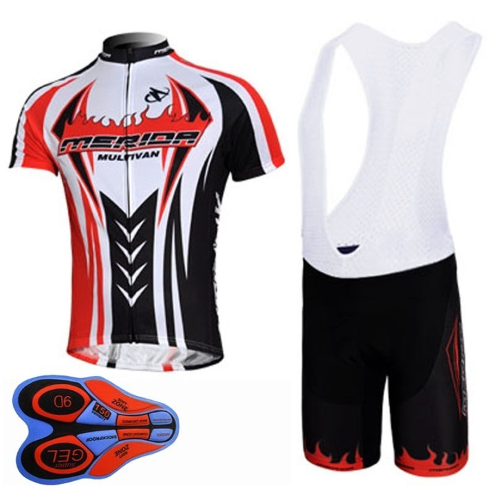 Conjunto de ciclismo Merida: comodidad y estilo para tus rutas en verano