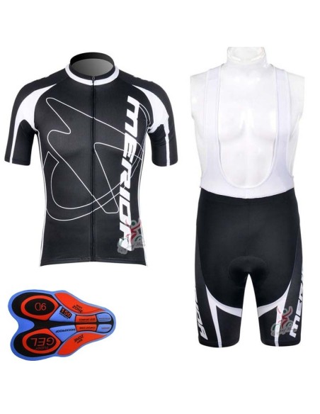 Equipación de ciclismo Merida: comodidad y calidad para tus rutas