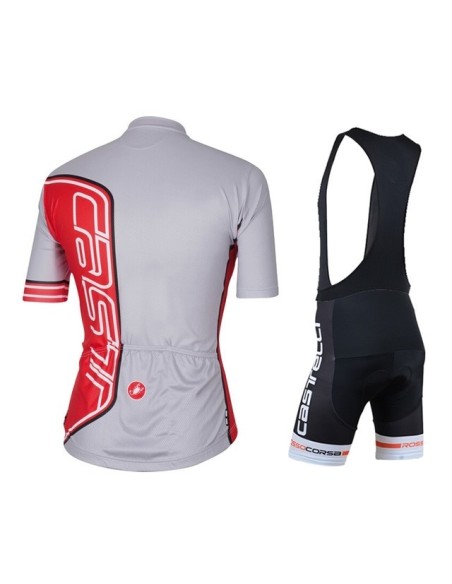 Equipación de ciclismo Castelli: comodidad y estilo para tus paseos de verano