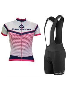 Conjunto de ciclismo Merida: comodidad y frescura para tus paseos