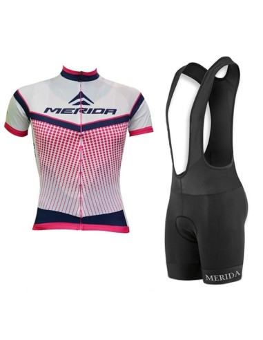Conjunto de ciclismo Merida: comodidad y frescura para tus paseos