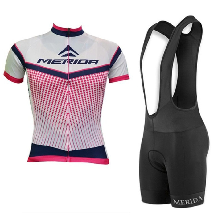 Conjunto de ciclismo Merida: comodidad y frescura para tus paseos