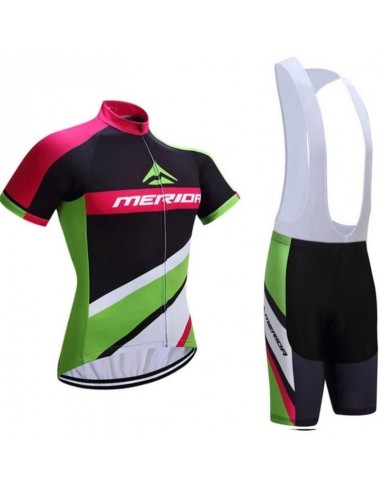 Conjunto corto de ciclismo Merida: comodidad y calidad para tus paseos