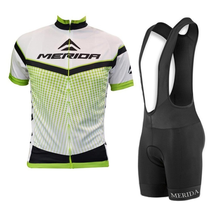 Conjunto corto de ciclismo Merida: comodidad y frescura para tus rutas