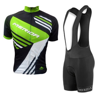 Equipación de ciclismo Merida: comodidad y frescura para tus rutas