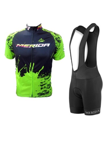 Conjunto corto de ciclismo Merida: comodidad y frescura para tus rutas