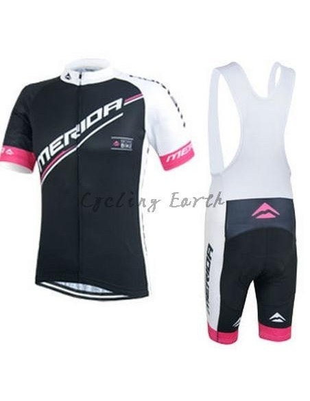 Conjunto corto de ciclismo Merida: comodidad y frescura para tus paseos