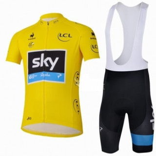 Conjunto de ciclismo SKY: comodidad y frescura para tus paseos de verano