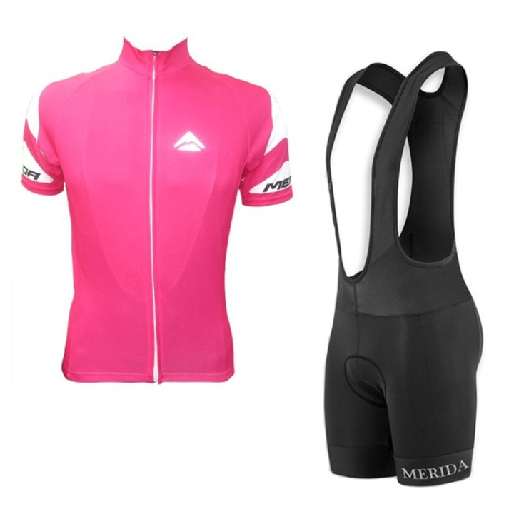 Conjunto de ciclismo Merida: comodidad y estilo para tus paseos de verano