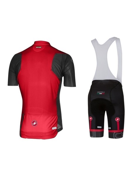Conjunto de ciclismo Castelli: comodidad y estilo para tus rutas de verano