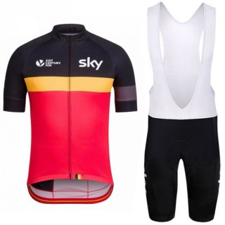 Conjunto corto de ciclismo SKY: comodidad y frescura para tus rutas