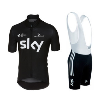 Conjunto de ciclismo SKY: comodidad y estilo para tus rutas de verano