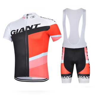 Conjunto corto de ciclismo Giant: comodidad y frescura para tus paseos
