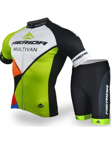 Conjunto de ciclismo Merida: comodidad y frescura para tus paseos