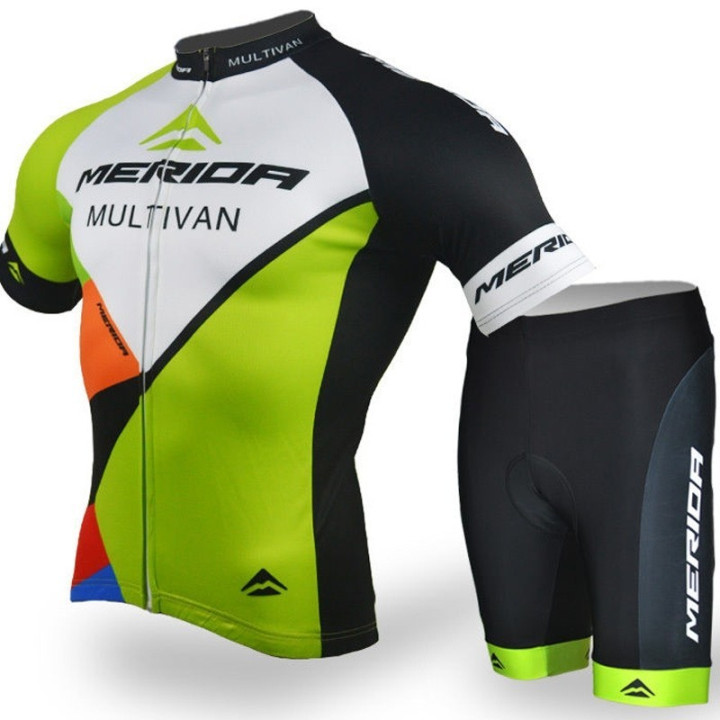 Conjunto de ciclismo Merida: comodidad y frescura para tus paseos