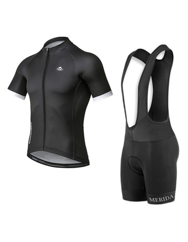 Conjunto de ciclismo Merida: comodidad y frescura para tus rutas