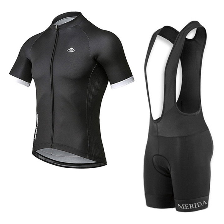 Conjunto de ciclismo Merida: comodidad y frescura para tus rutas
