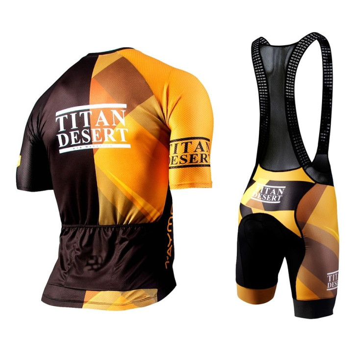 "Conjunto de ciclismo Titan Desert: comodidad y frescura para tus paseos"
