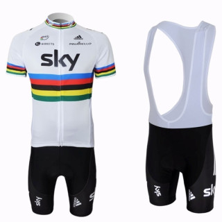 Conjunto de ciclismo SKY: comodidad y calidad para tus rutas