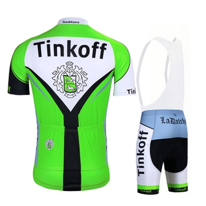 Equipación de ciclismo Tinkoff: comodidad y estilo para tus rutas de verano