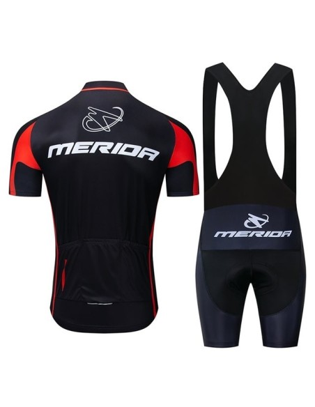 Equipación de ciclismo Merida: comodidad y estilo para tus rutas de verano