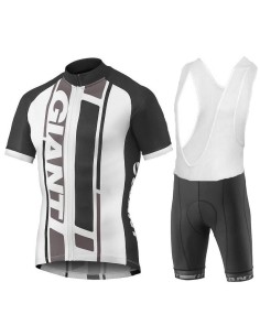 Conjunto de ciclismo corto Giant: comodidad y estilo para tus rutas