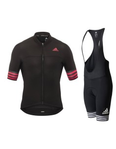 Conjunto corto de ciclismo Adidas: comodidad y estilo para tus paseos