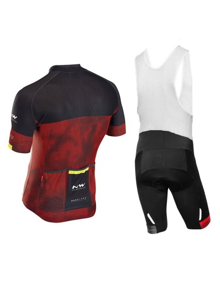 Conjunto corto de ciclismo Northwave: comodidad y estilo para tus rutas