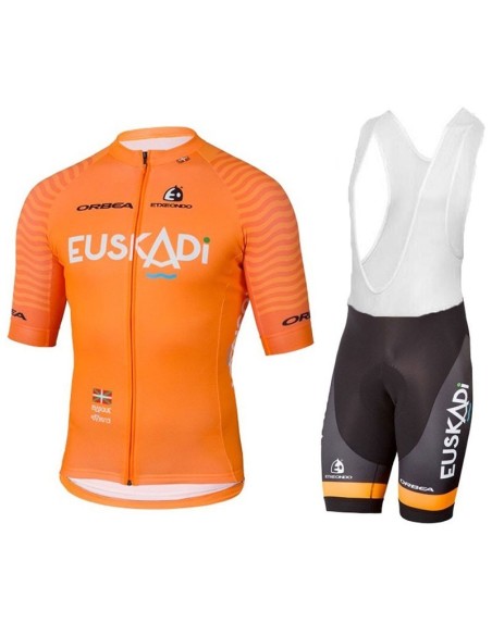 Conjunto de ciclismo Euskadi: comodidad y estilo para tus rutas este verano