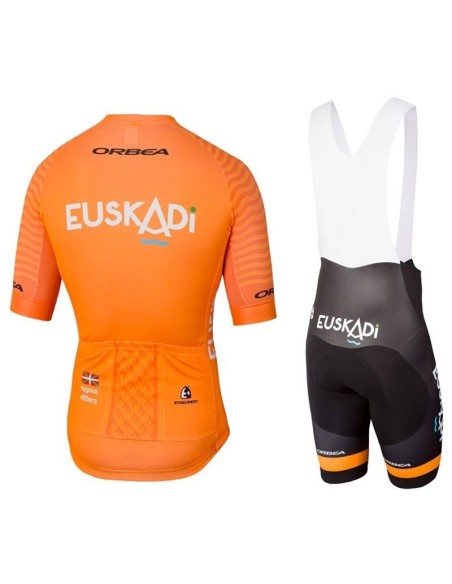 Conjunto de ciclismo Euskadi: comodidad y estilo para tus rutas este verano
