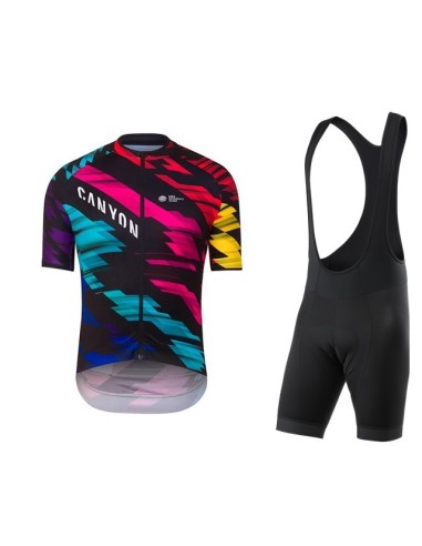 Equipación de ciclismo Canyon: comodidad y calidad para tus rutas