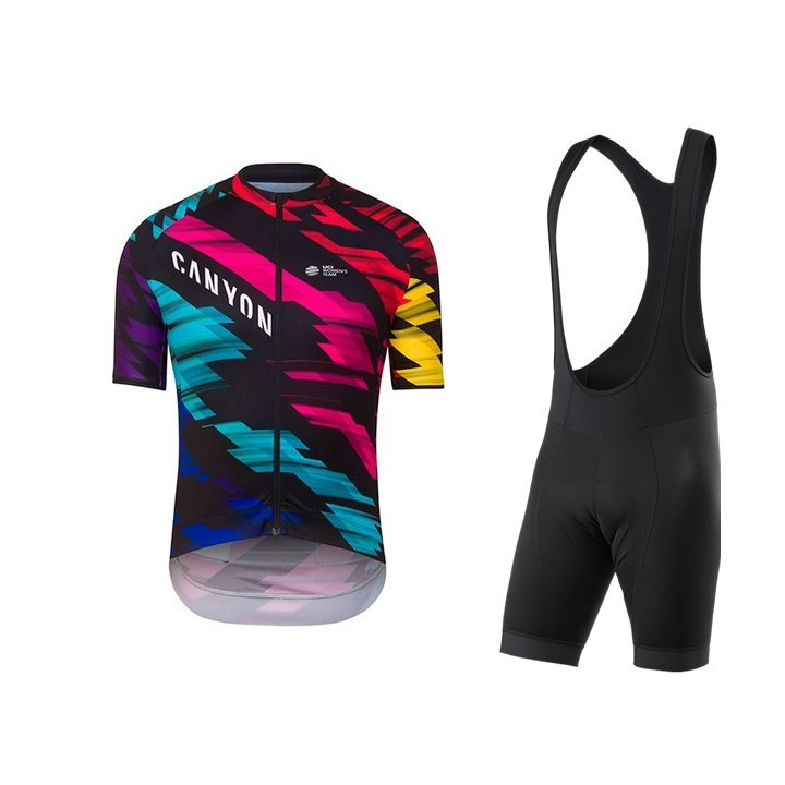 Equipación de ciclismo Canyon: comodidad y calidad para tus rutas