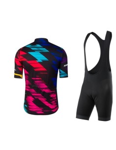 Equipación de ciclismo Canyon: comodidad y calidad para tus rutas 2