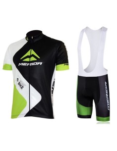 Conjunto corto de ciclismo Merida: comodidad y calidad para tus paseos de verano