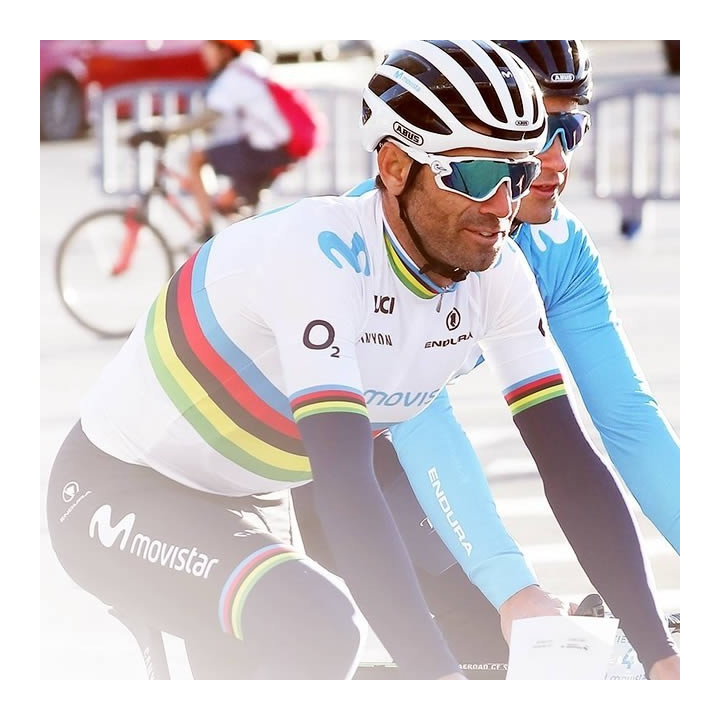 Conjunto de Ciclismo Movistar: Comodidad y Estilo para tus Rutas