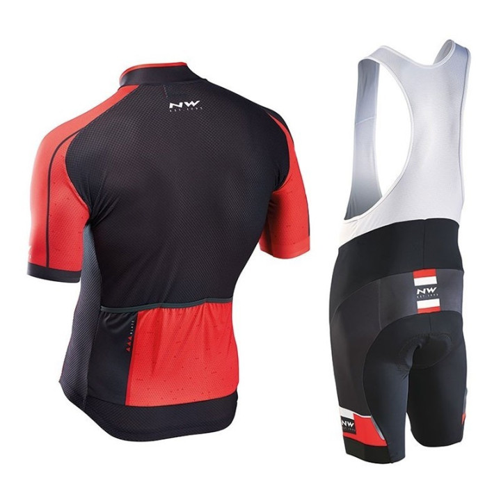 Conjunto corto de ciclismo Northwave: comodidad y estilo para tus rutas