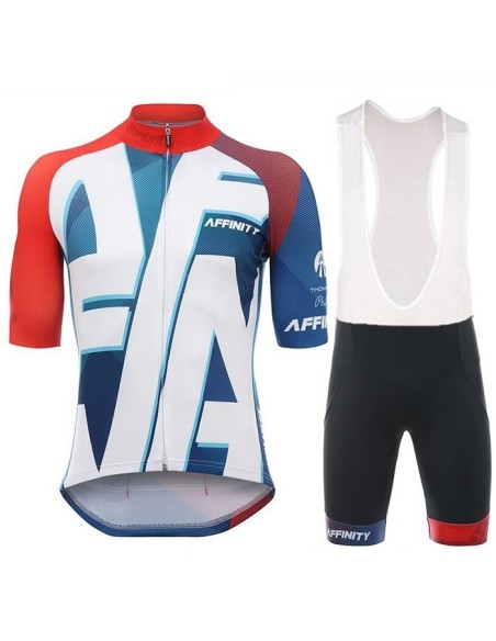 Conjunto corto de ciclismo Santini: comodidad y estilo para tus rutas