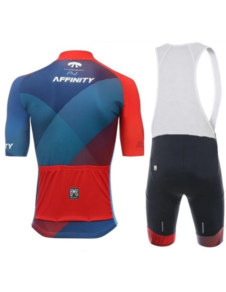 Conjunto corto de ciclismo Santini: comodidad y estilo para tus rutas