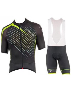 Equipación de ciclismo Pinarello: comodidad y estilo para tus rutas