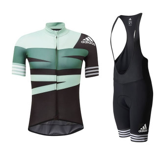 Conjunto corto de ciclismo Adidas para disfrutar del verano en dos ruedas
