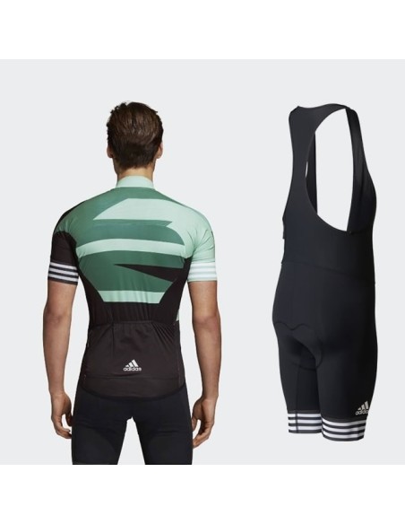 Conjunto corto de ciclismo Adidas para disfrutar del verano en dos ruedas