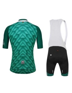 Conjunto corto de ciclismo Santini: comodidad y estilo para tus rutas 2
