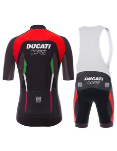 Conjunto corto de ciclismo Ducati: comodidad y estilo para tus rutas de verano 2
