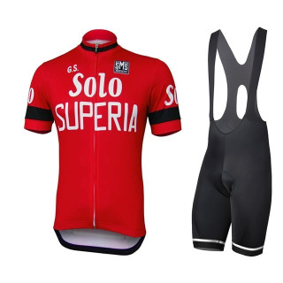 Conjunto de ciclismo corto Solo Superia: comodidad y calidad para tus rutas