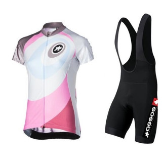 Equipación de ciclismo Assos: comodidad y frescura para tus rutas