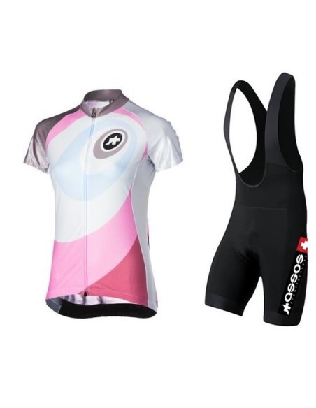 Equipación de ciclismo Assos: comodidad y frescura para tus rutas