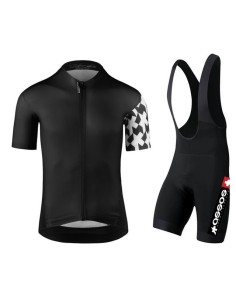 Equipación de ciclismo Assos: comodidad y frescura para tus rutas